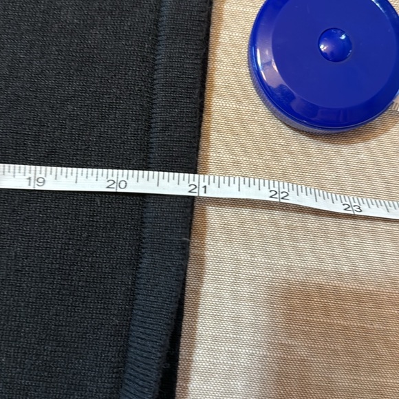 Merona Women’s long sleeve black, v-neck and button up thin sweater. Size Small - Picture 6 of 7